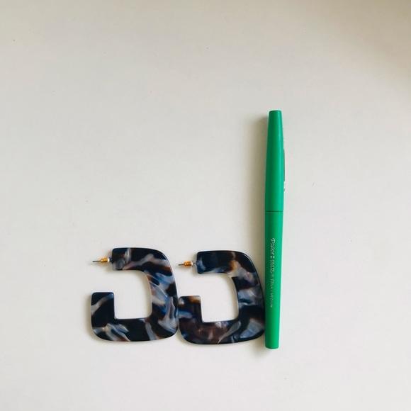 2/$30 Abstract hoops - Picture 3 of 3